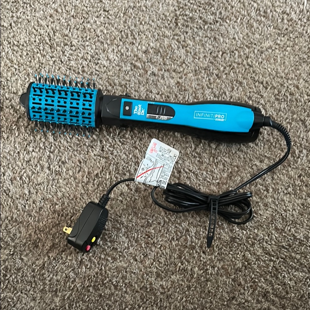 Black and Blue Hair Styling Brush